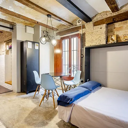 Bajo En El Centro Daire Valensiya