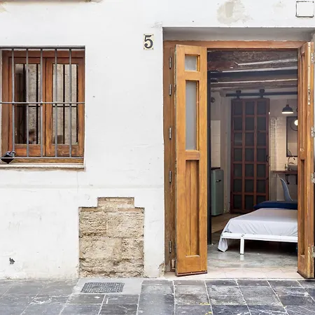 Bajo En El Centro Valensiya